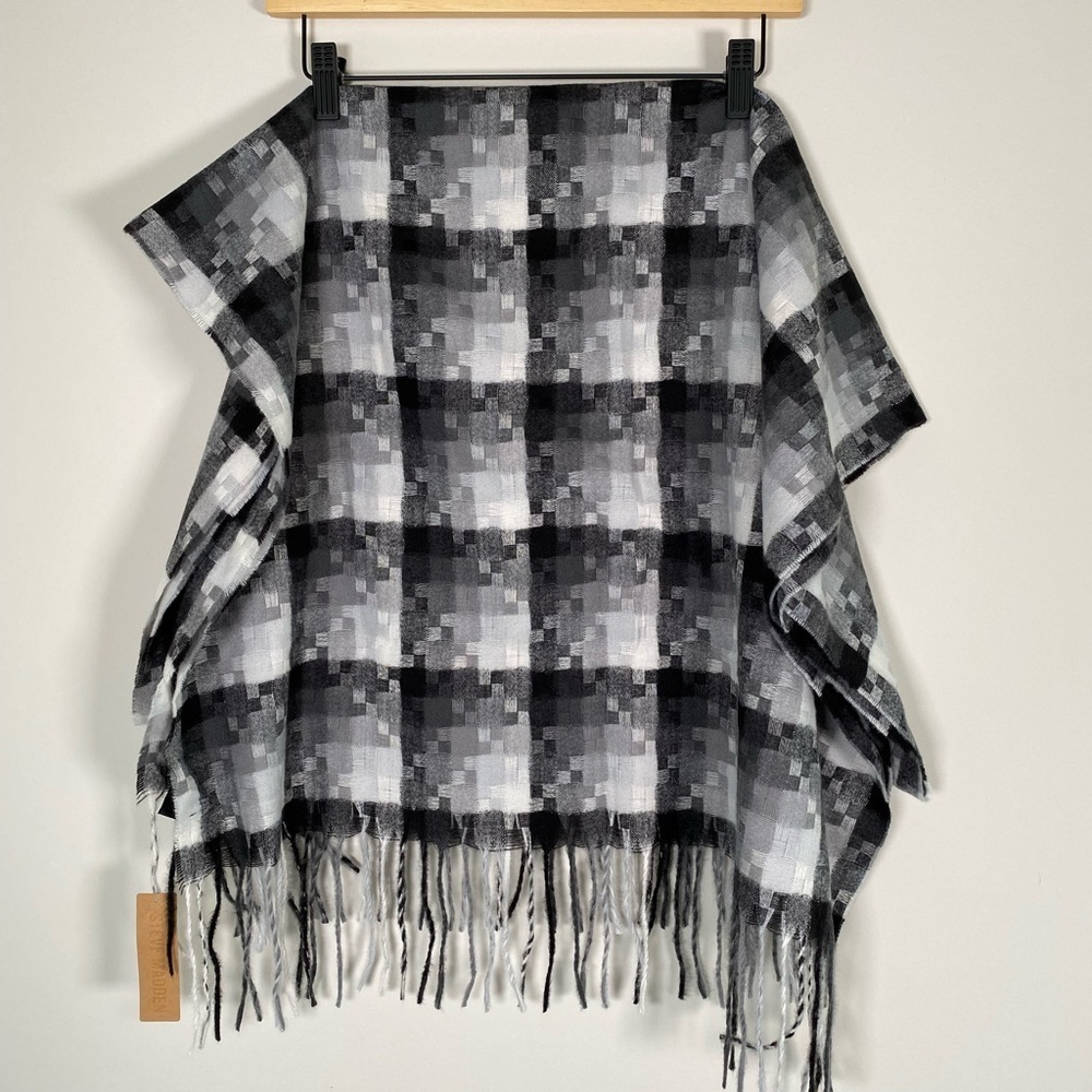 Steve Madden Checkered Print Tassel Fringe Winter Blanket Scarf‎ Wrap OS (NWT)